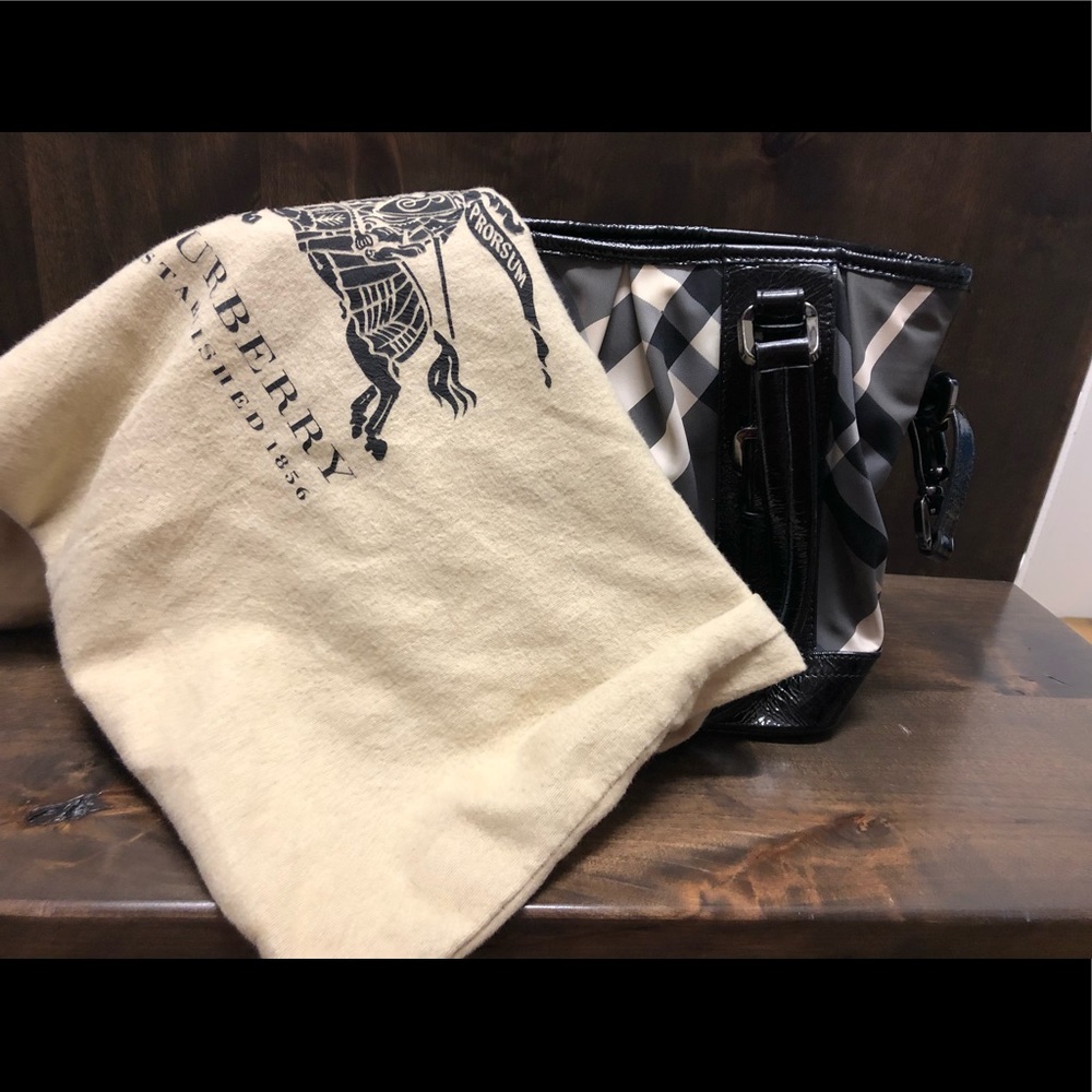 Burberry Lowry cross body bag Beat check